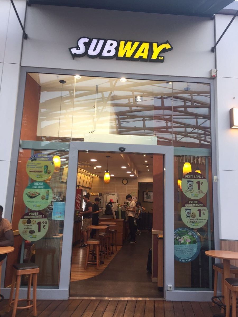 صب واي ساحة تشارلمان