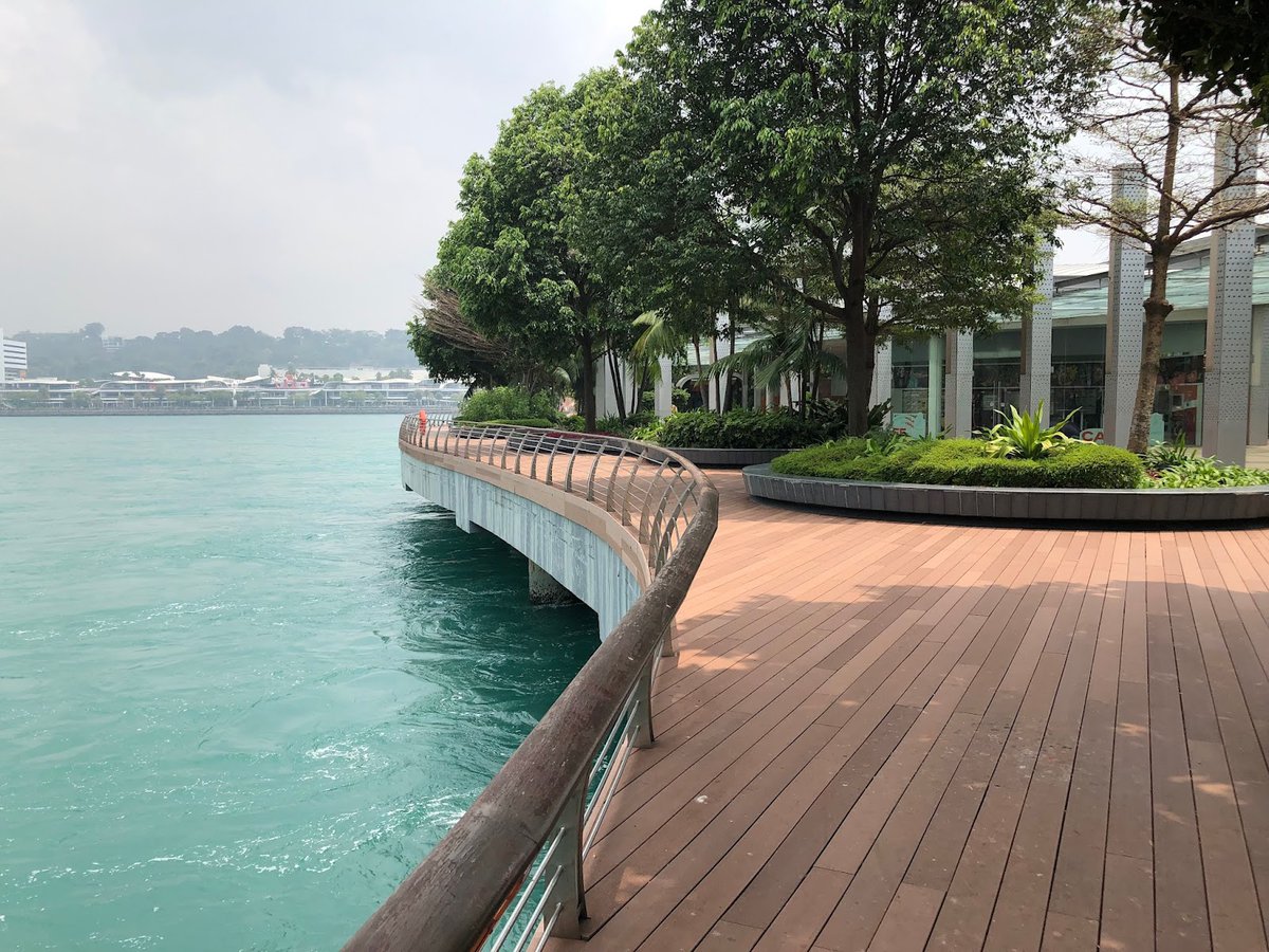A picture of Sentosa Boardwalk