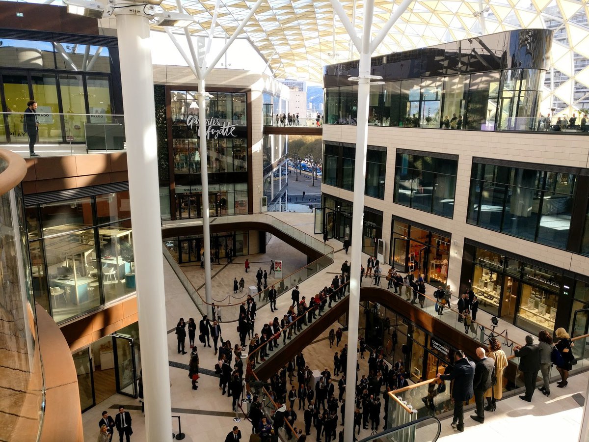 A picture of Prado Shopping Center