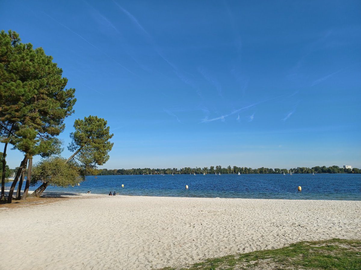شاطئ بحيرة بوردو
