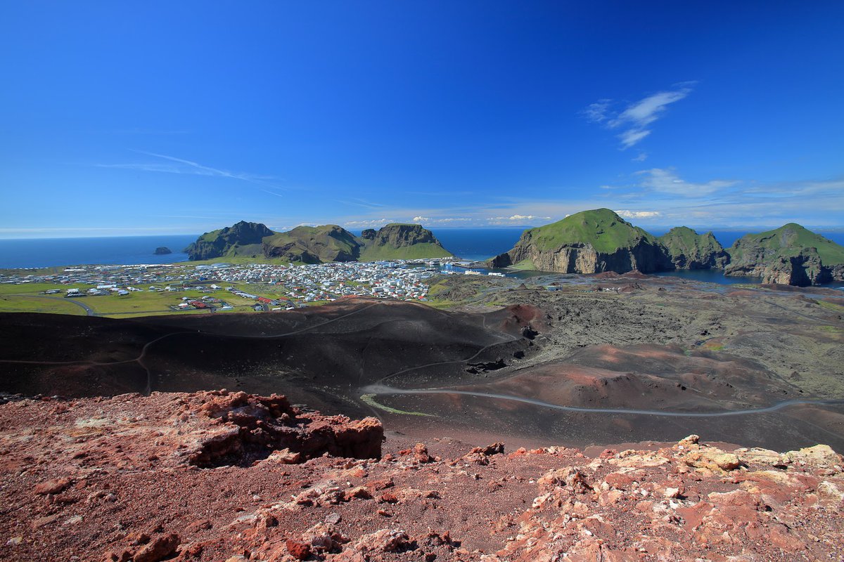 A picture of Eldfell Volcano