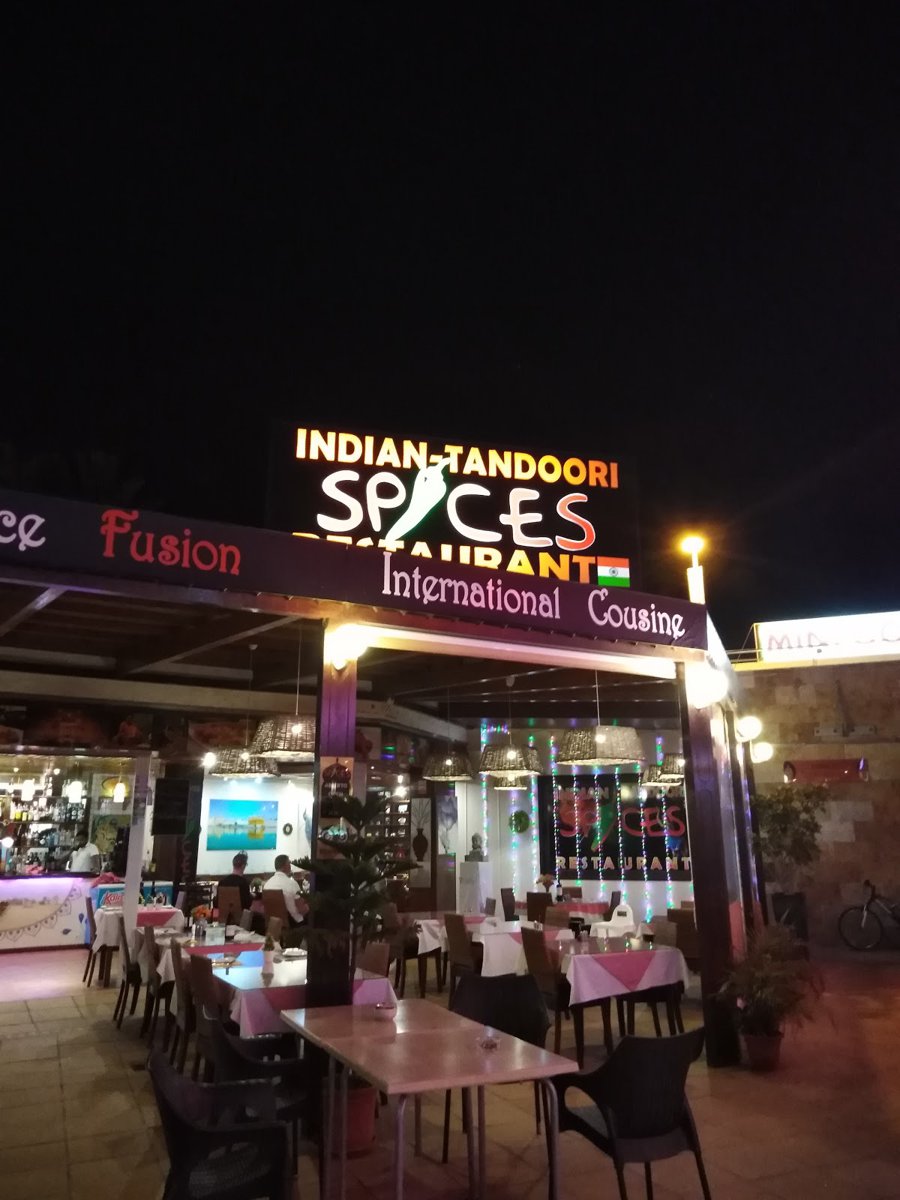 مطعم تندوري سبايسيز الهندي