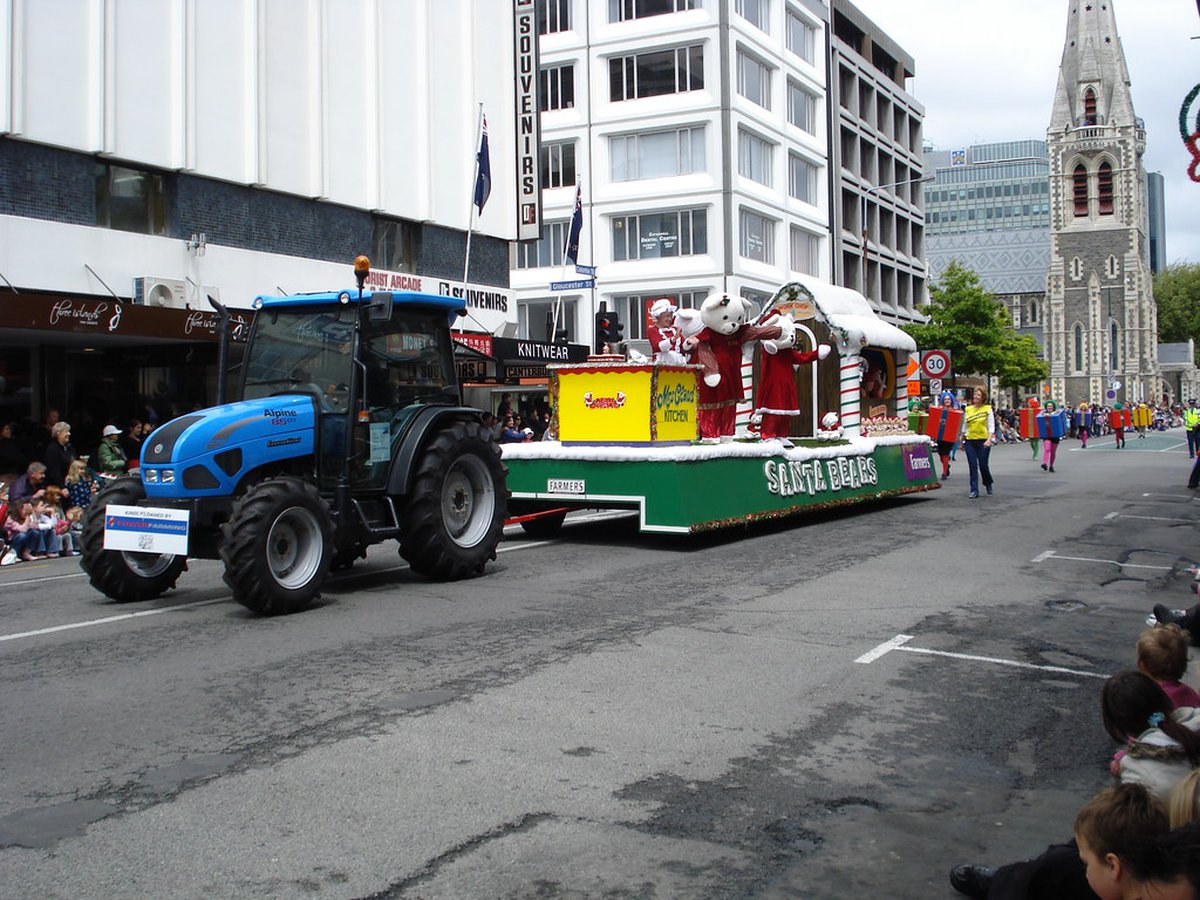 موكب سانتا فارمرز