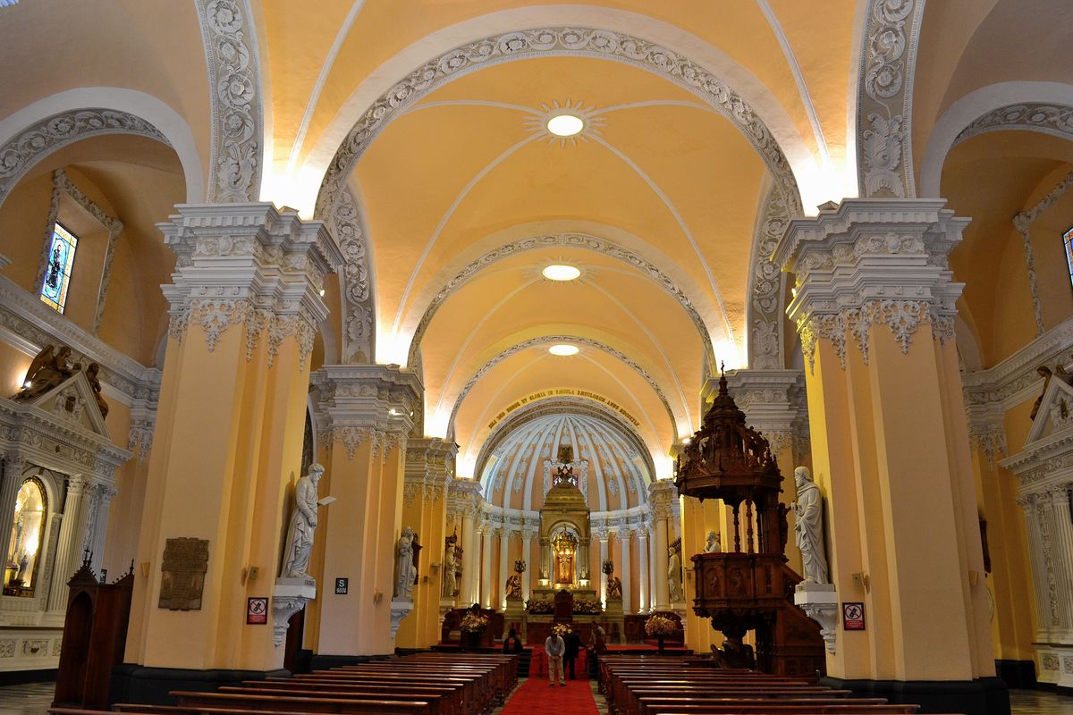 كاتدرائية وبازيليكا أركوبيا