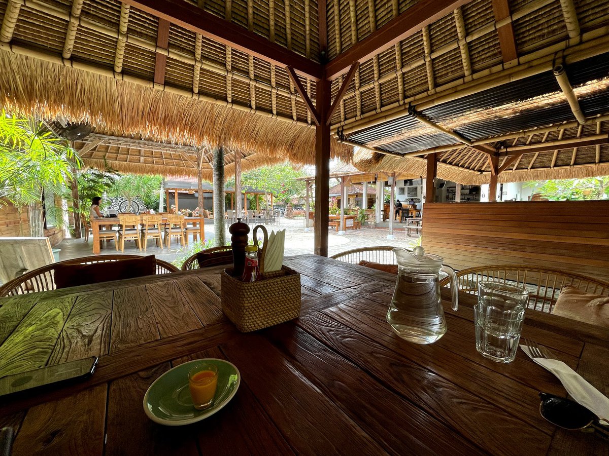 مطعم شجرة الكاجو