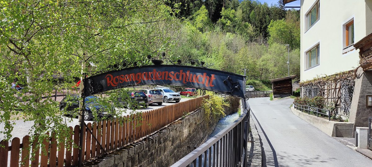 موقف سيارات غوسن غارتن‎‎