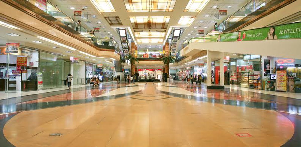 مركز متروبوليس تاون سكوير للتسوق