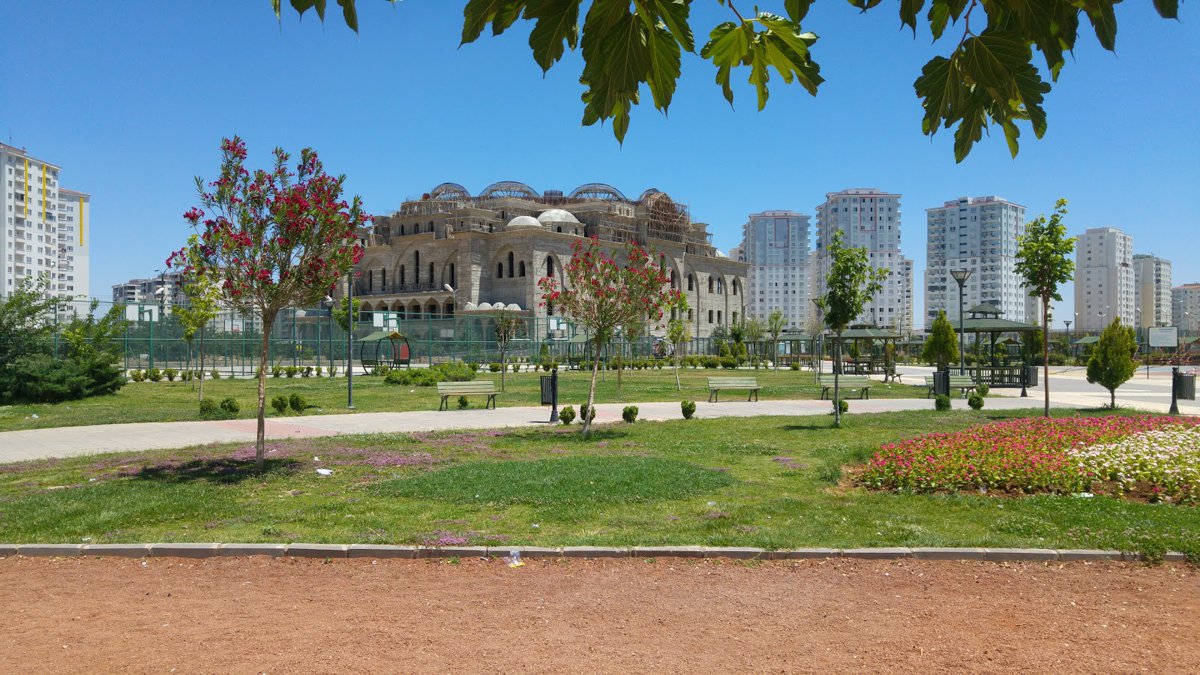A picture of Akkent Square Park