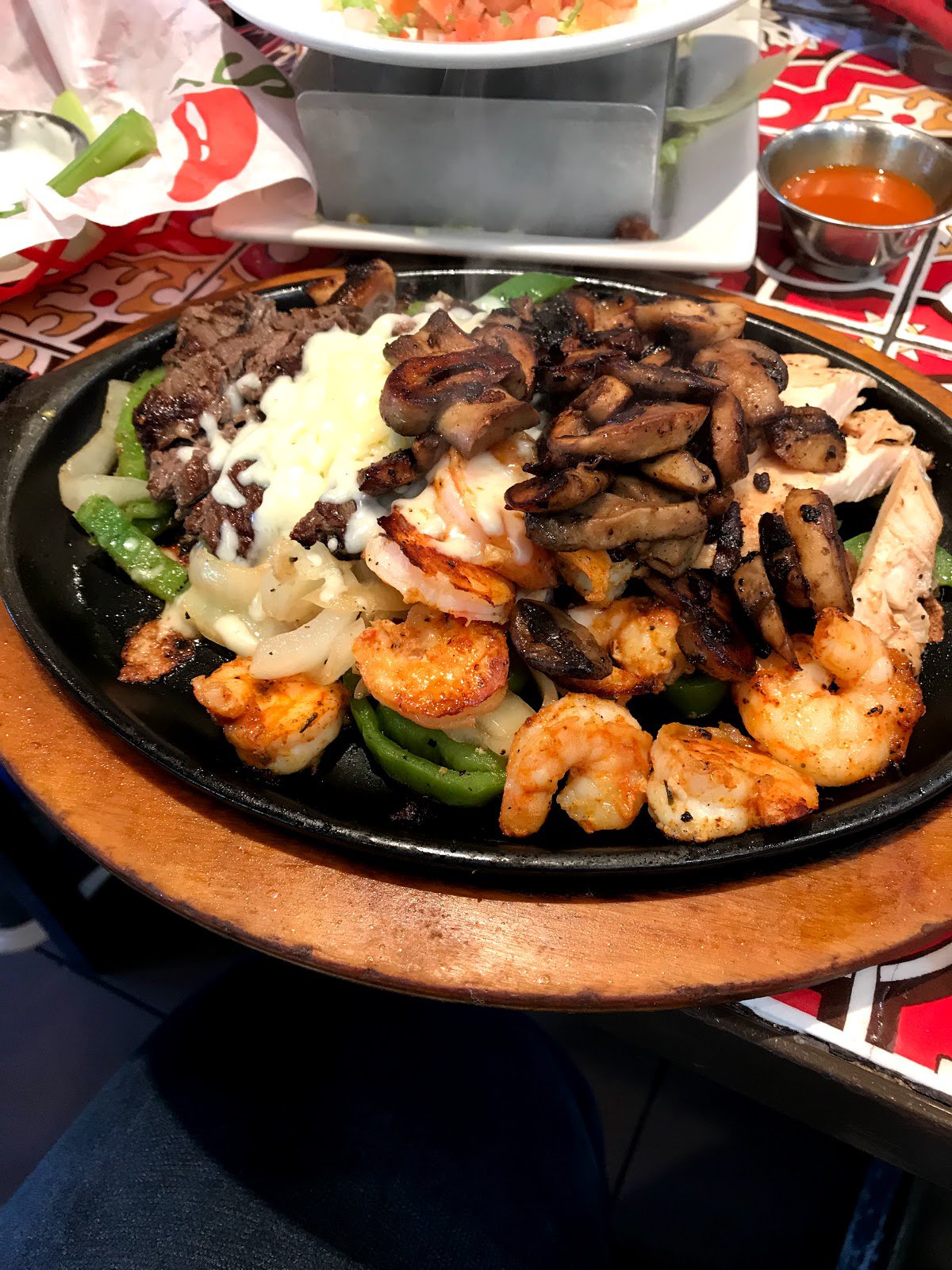 مطعم تشيليز