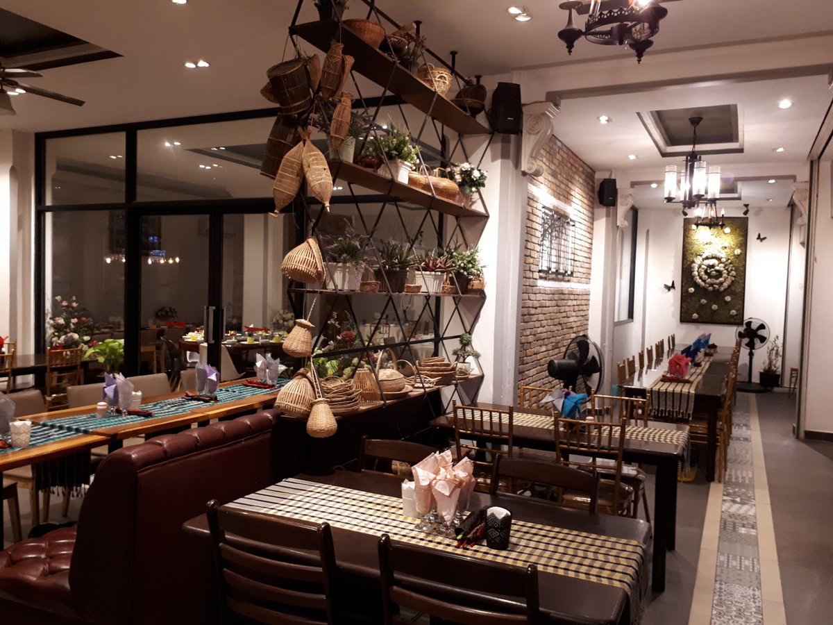 مطعم وايت روز