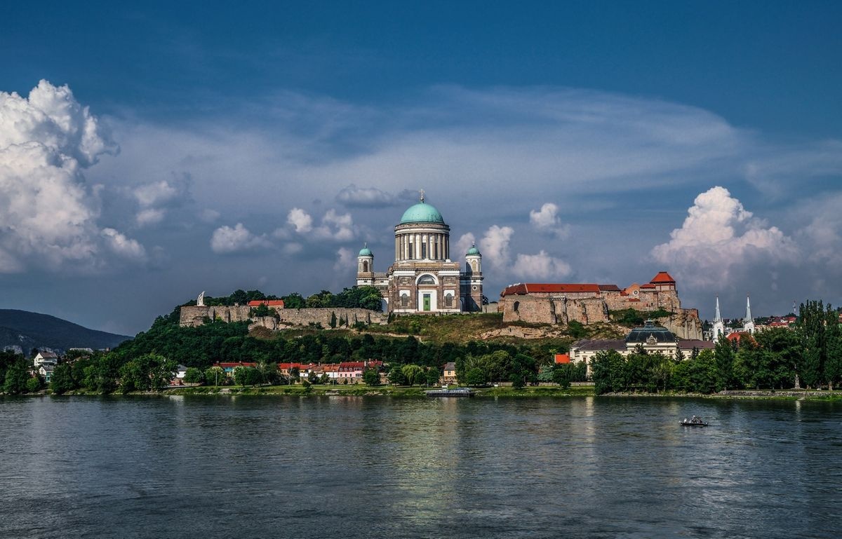 A picture of the Esztergom makes it easier for you to know the country