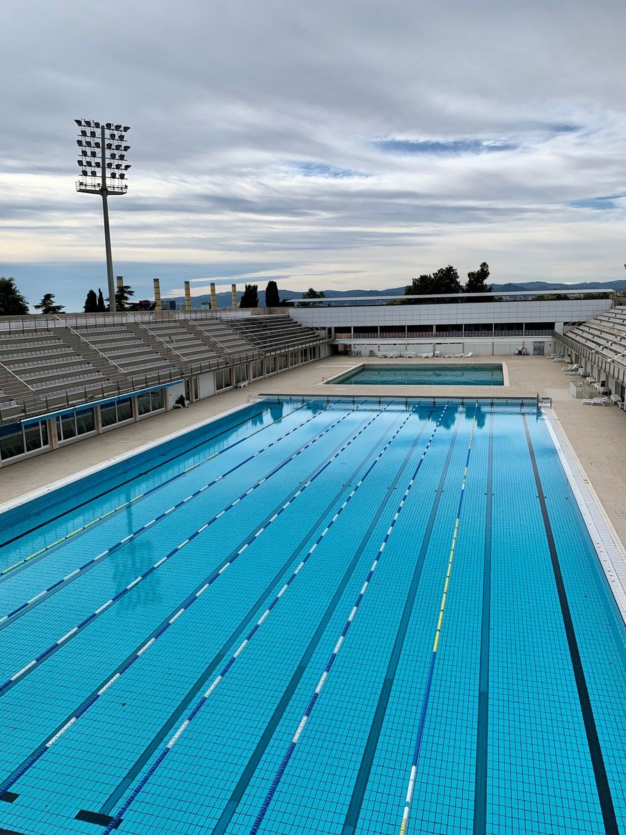 مسابح بيسينز بيرنات بيكورنيل