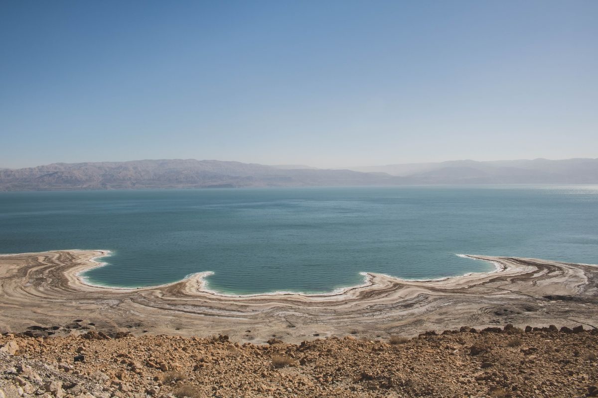A picture of the Dead sea makes it easier for you to know the country