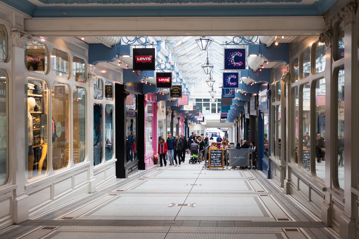 مركز ممرات الملكة  للتسوق