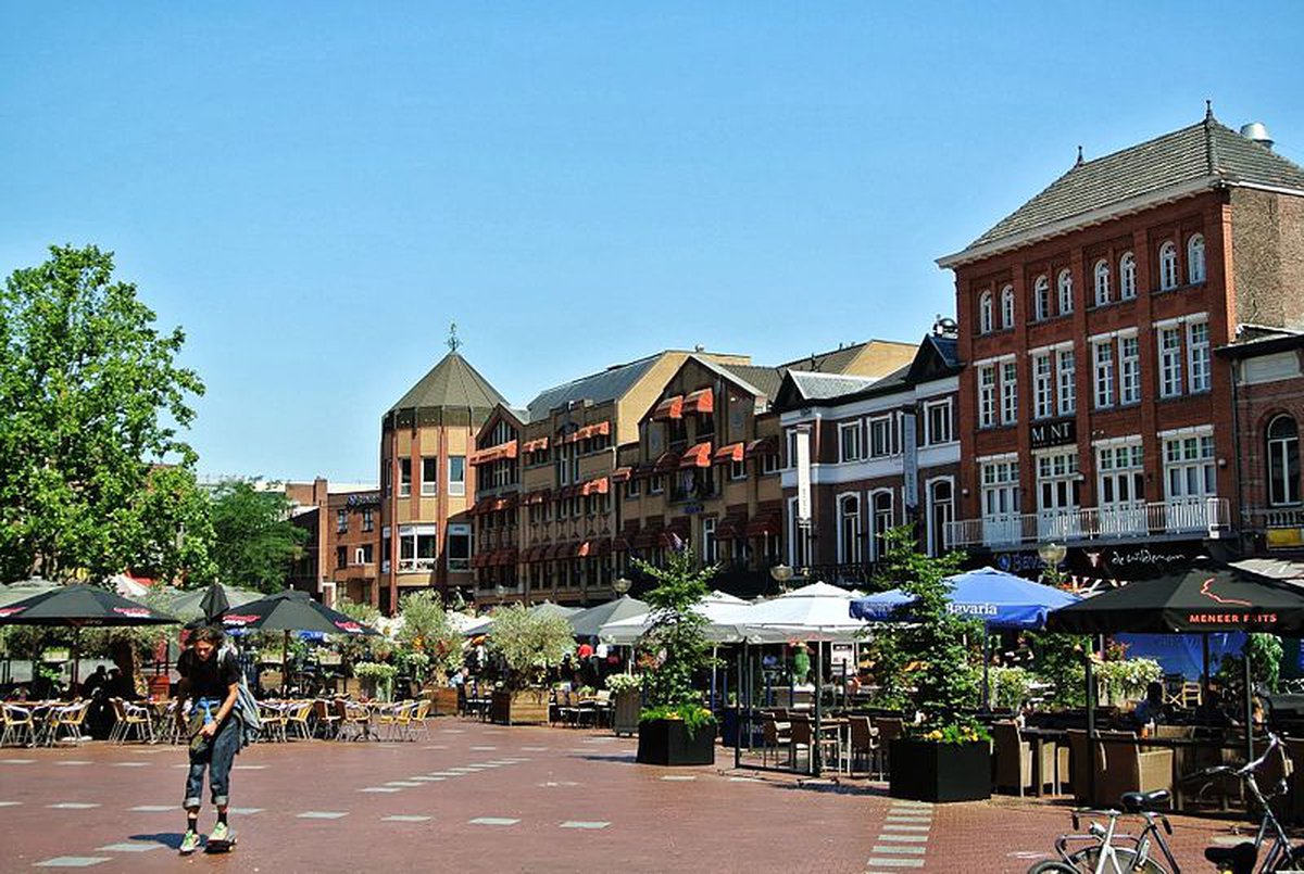 ساحة السوق
