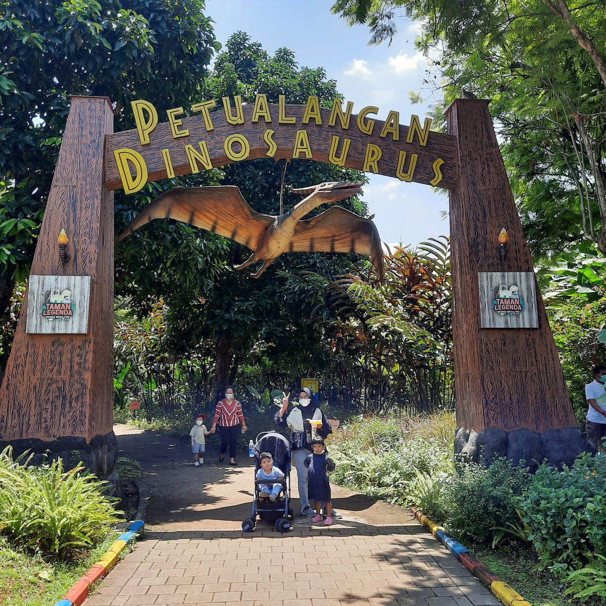 A picture of Dinosaur Adventure Amusement Park