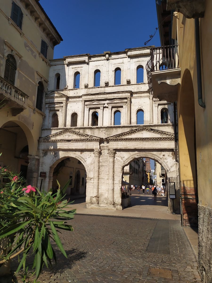 A picture of Porta Borsari