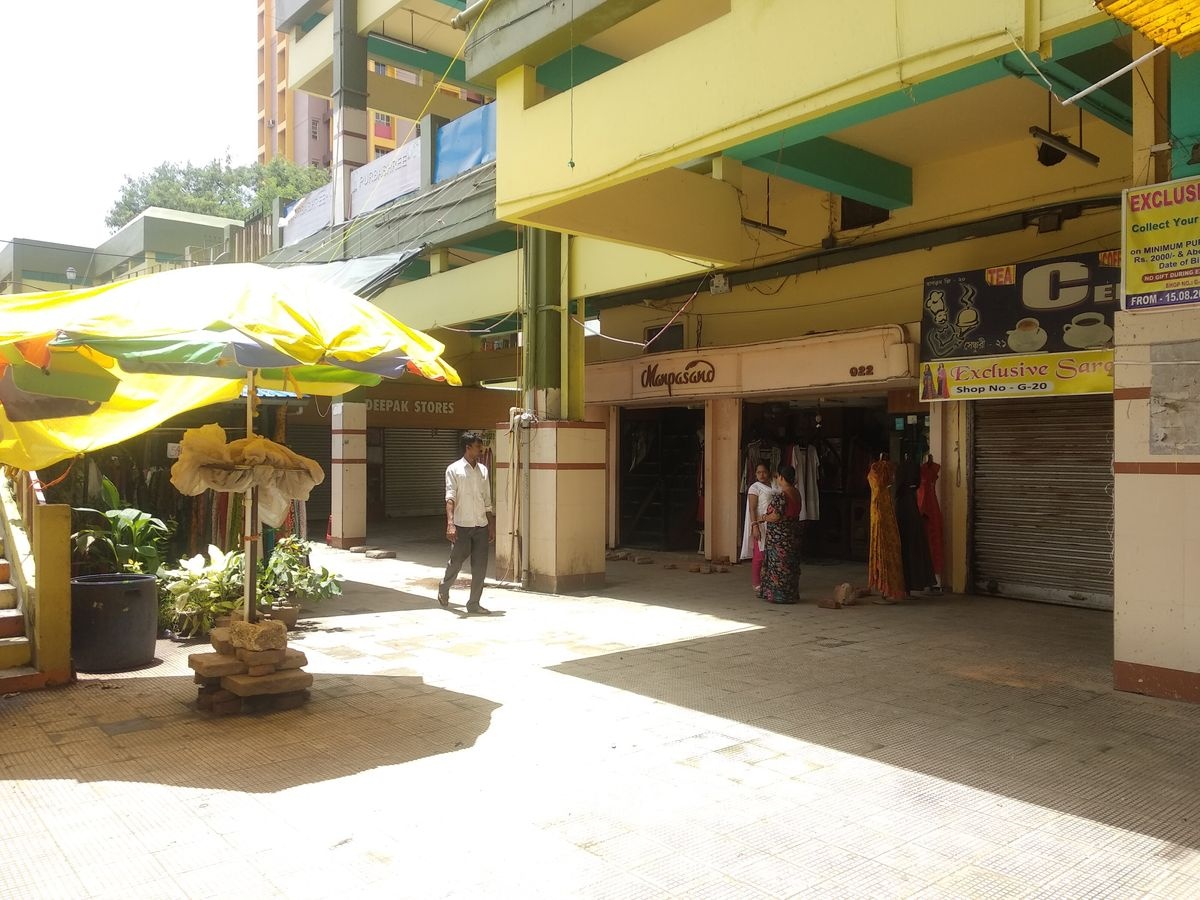 A picture of Dakshinapan Shopping Complex