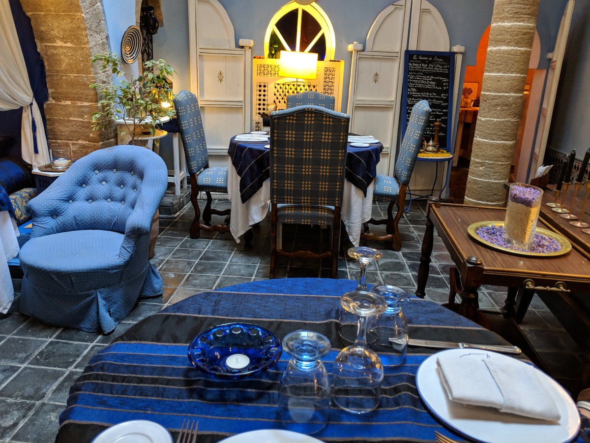 مطعم موكادور الزرقاء