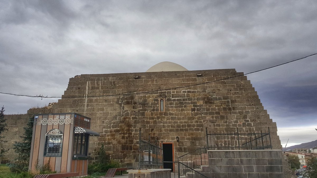 ضريح أبو إسحاق كازروني