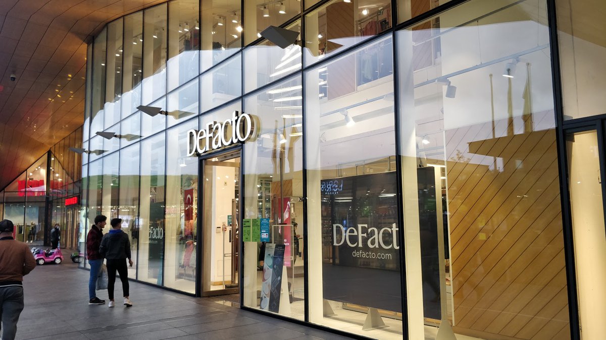 ديفاكتو مركز تسوق ميدان